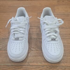 Nike Men's White Athletic Shoes